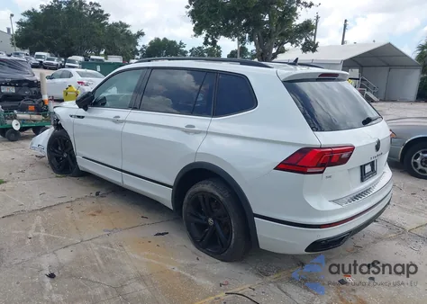 2023 Volkswagen Tiguan 2.0T Se R-Line Black z USA, uszkodzony, nr VIN 3VVCB7AX0PM126184
